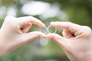 「結婚はいつが正解？」男性が迷う“タイミング”を岐阜県美濃加茂市の結婚相談所アイプラスが徹底解説 |株式会社I-plus【アイプラス】